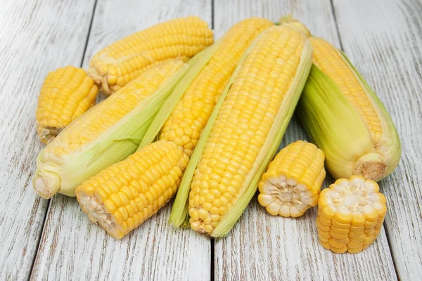 Fresh corn on the cob — Stock Photo, Image