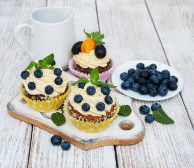 taze çilek ile cupcakes