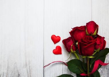 Bir buket kırmızı gül.