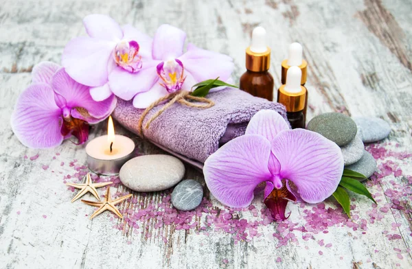 Productos de spa con orquídeas — Foto de Stock