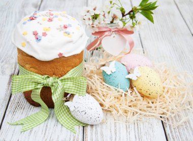 Paskalya ekmek ve yumurta