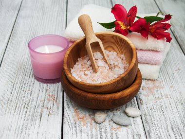 Alstroemeria çiçekler ile Spa kompozisyon