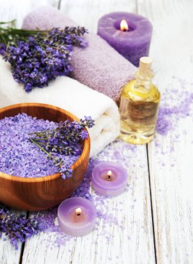 Spa Ürünleri ve lavanta çiçekleri