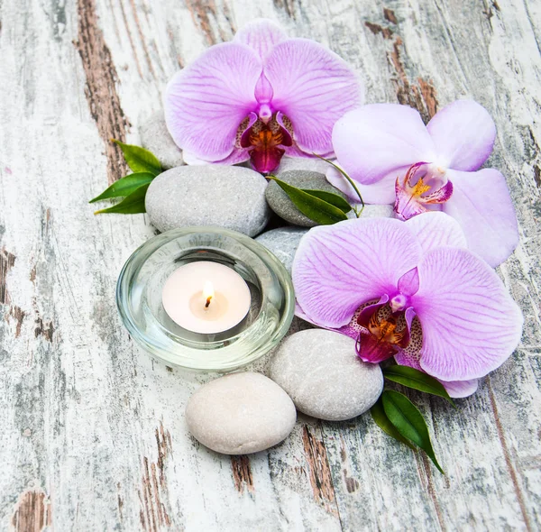 Wellness-Produkte mit Orchideen — Stockfoto