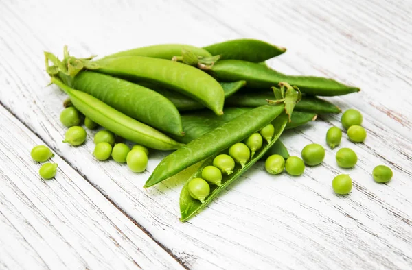 bir tabloda yeşil bezelye