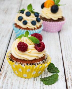 taze çilek ile cupcakes