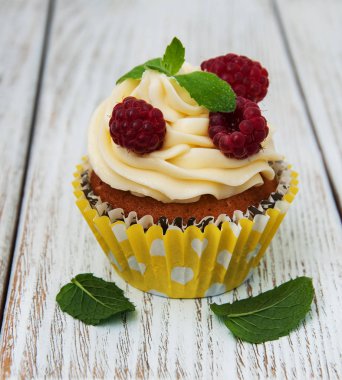 Taze ahududu ile cupcakes