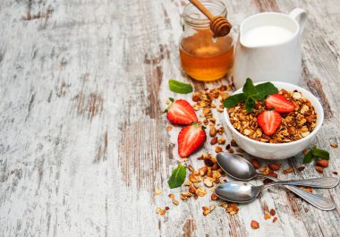 Pişmiş ev yapımı granola