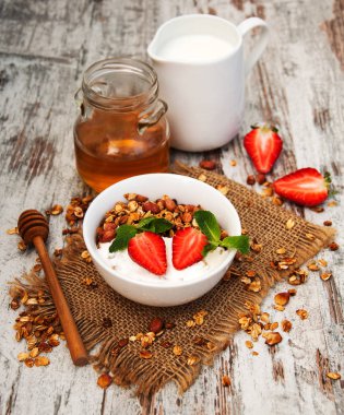 Pişmiş ev yapımı granola