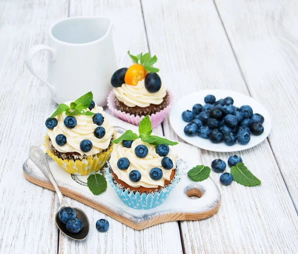 taze çilek ile cupcakes