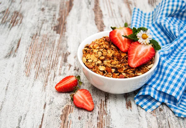 Pişmiş ev yapımı granola