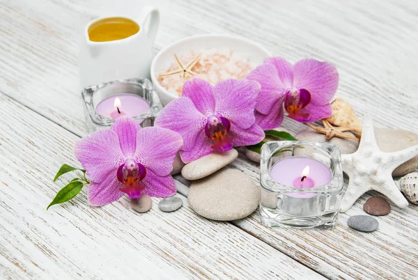 Concepto de spa con orquídeas rosadas — Foto de Stock