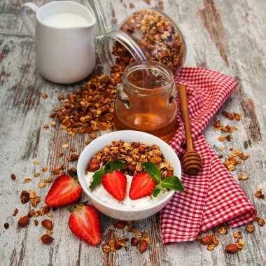 Pişmiş ev yapımı granola