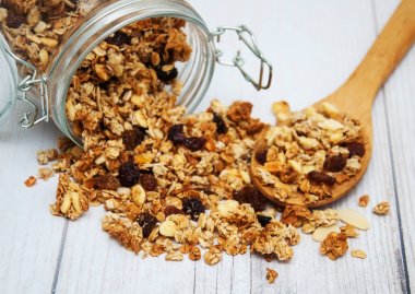 kavanoz içinde ev yapımı granola