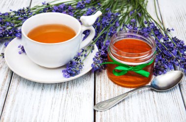 Çay ve lavanta.