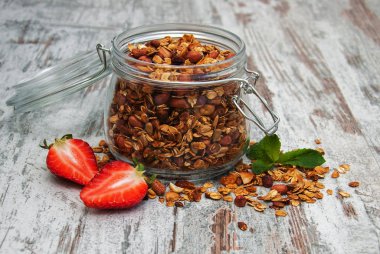 Pişmiş ev yapımı granola