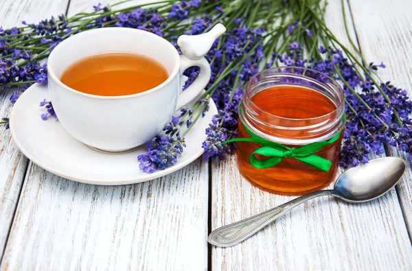 Çay ve lavanta.