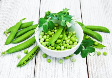 bir tabloda yeşil bezelye