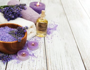 Spa Ürünleri ve lavanta çiçekleri