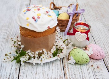 Paskalya ekmek ve yumurta