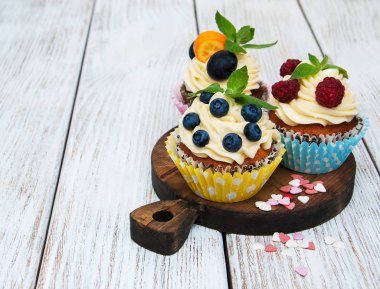 taze çilek ile cupcakes
