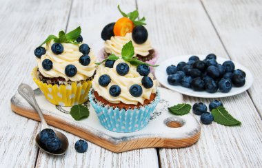 taze çilek ile cupcakes