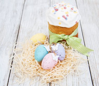 Paskalya ekmek ve yumurta