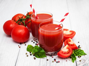 domates suyu ile gözlük