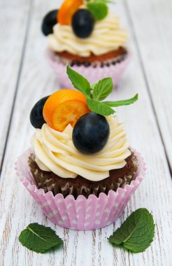 taze çilek ile cupcakes