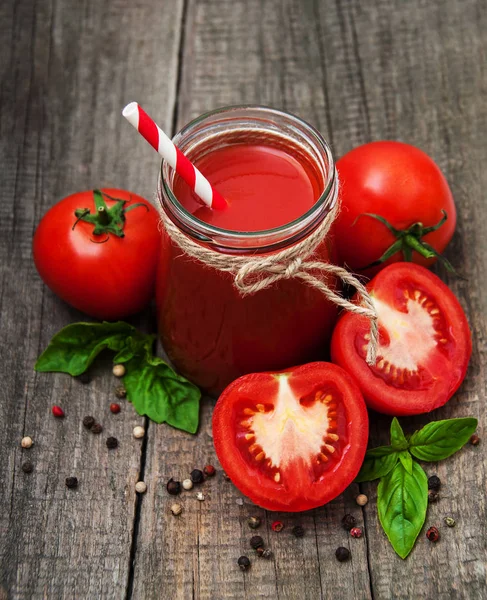 Frascos con jugo de tomate —  Fotos de Stock