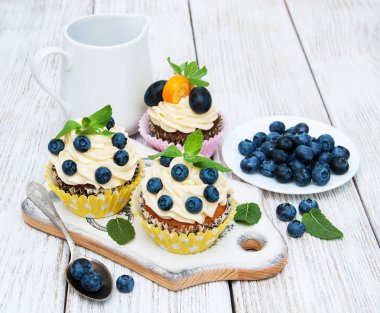 taze çilek ile cupcakes