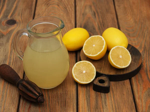 Tarro de jugo de limón — Foto de Stock