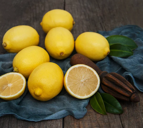 Limoni freschi maturi — Foto Stock