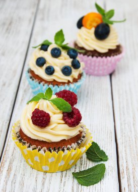 taze çilek ile cupcakes
