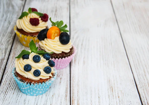 taze çilek ile cupcakes