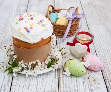 Paskalya ekmek ve yumurta