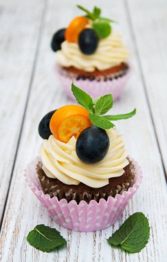 taze çilek ile cupcakes