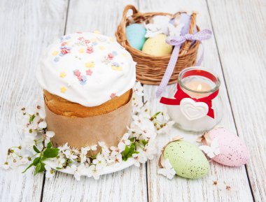 Paskalya ekmek ve yumurta