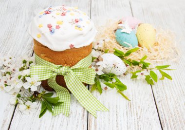 Paskalya ekmek ve yumurta