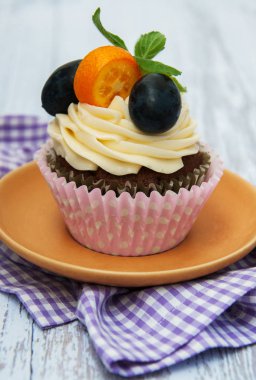 cupcake taze çilek ile