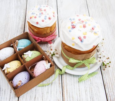 Paskalya ekmek ve yumurta