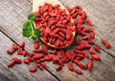 Kuru kırmızı goji meyveleri 