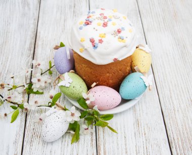 Paskalya ekmek ve yumurta