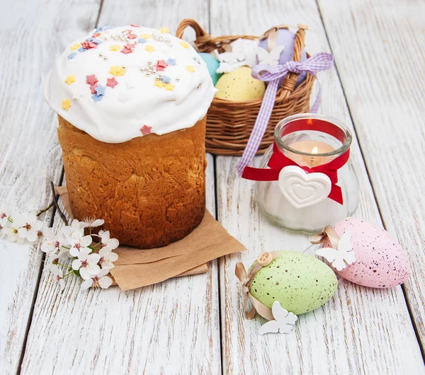 Paskalya ekmek ve yumurta