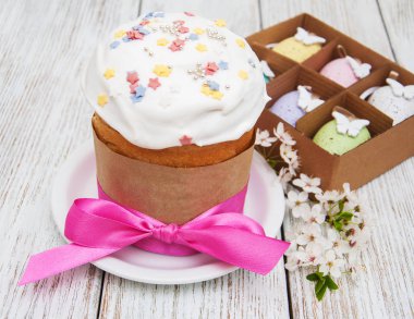 Paskalya ekmek ve yumurta