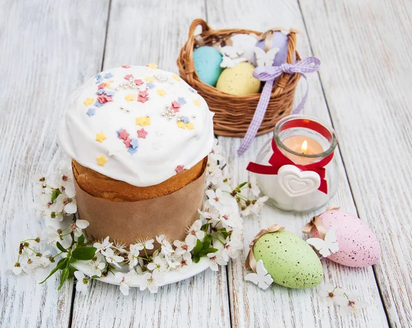 Easter bread and eggs — Stock Photo, Image