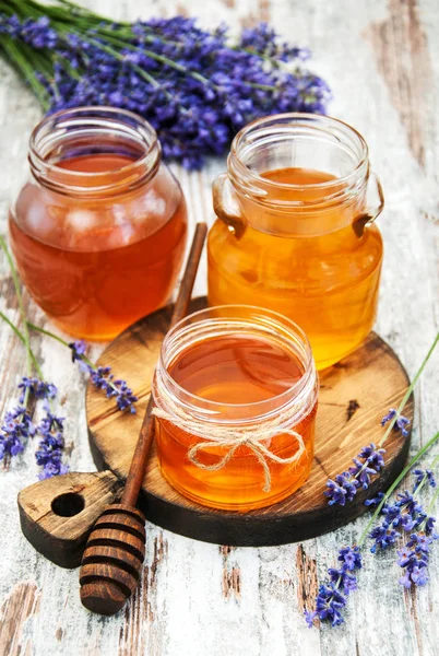 Honung och lavendel — Stockfoto