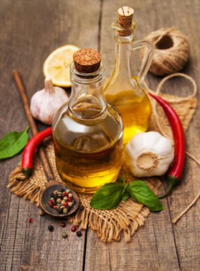 şişe zeytinyağı ile