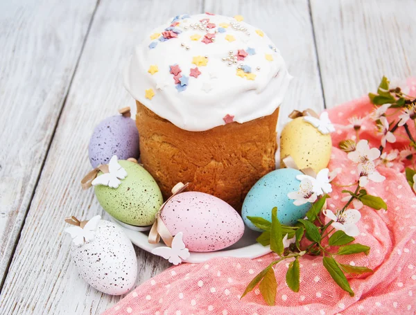 Pan de Pascua y huevos — Foto de Stock