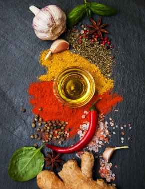 Farklı baharatlar.